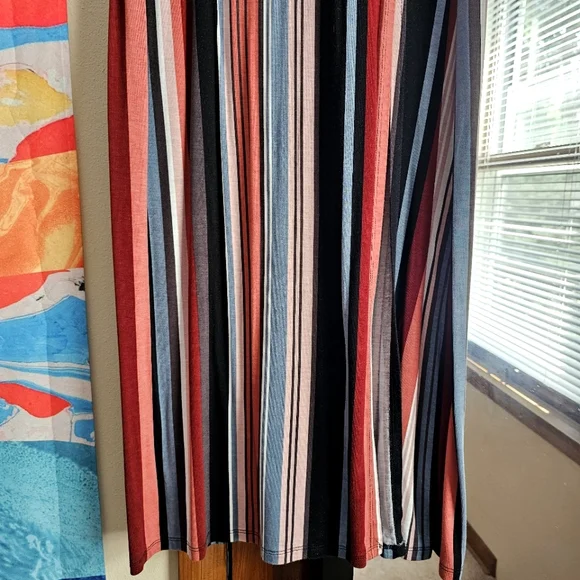 ✨ Charlotte Russe Multicolor Striped Floor Length High Slit Skirt - Size M - Picture 6 of 8